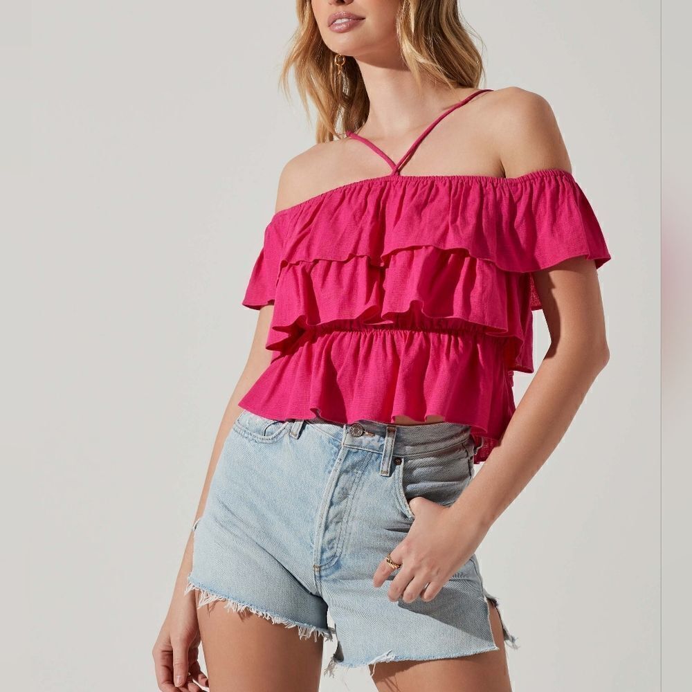 ASTR The Label Tiered Ruffle Top NWOT